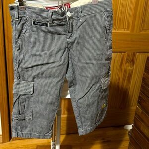 VINTAGE SUPERDRY PINSTRIPE  GREY/ WHITE CARGO SHORT. SMALL  GREAT CONDITION